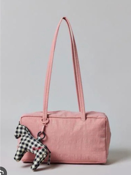 BAGGU Handbags - BAGGU: Urban Outfitters Exclusive Nylon Bowler Bag “Rose Tan” 💗
